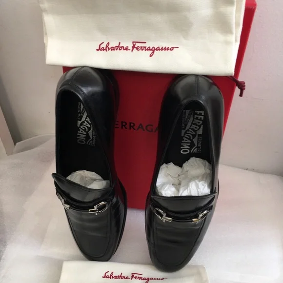Salvatore Ferragamo Black Leather Men's Loafers. Made in Italy. Side 9